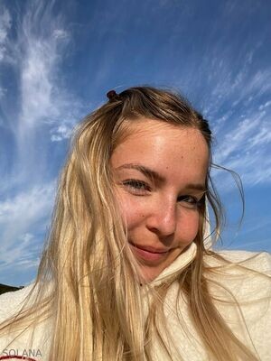 emjfrenchie / frenchy.emmaaa
