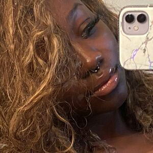 leilafuzzy / sweetgirllei