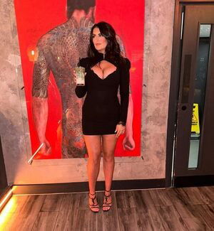 Lynsey B / im_lindseyb / lindseyb