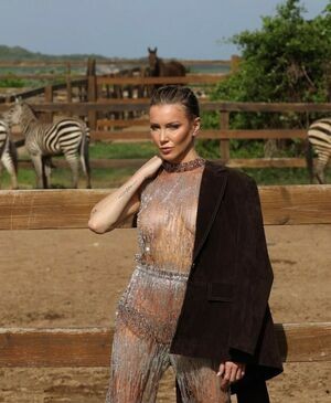 Arrow / Katie Cassidy / katiecassidy