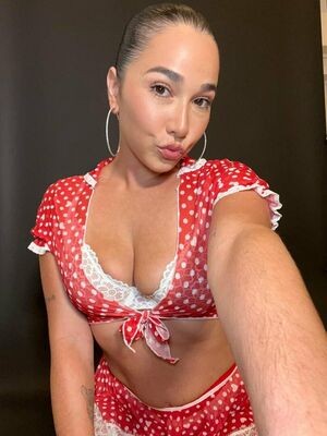 karleegrey / nawtsogrey