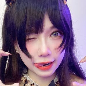 momo520xoxo / momoko.xoxo / momoxoxo0v0