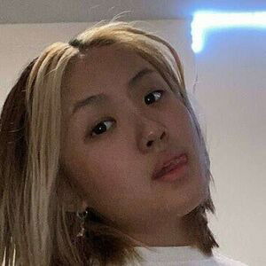 officialairlia / officialkylie