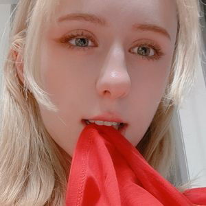 Momoiro Cosplay / momoiroaguiraru / momoirowaifu