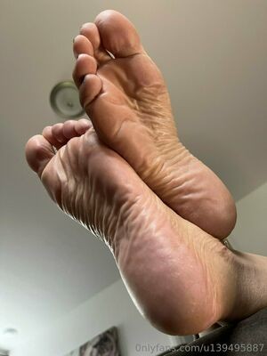 foot-mistress-miss-b / foot_mistress_miss_b