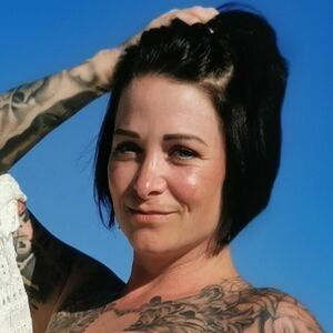 Lizzyvanhyde / Lizzyvanhyde661 / lizzy-van-hyde / lizzyvanhyde666 / lizzyvanhyde_official