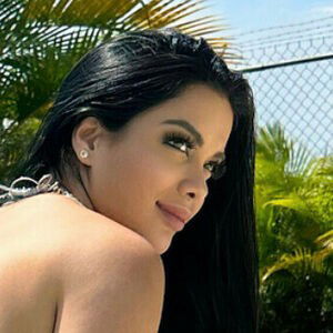 Anakarina Millan / anakarinamillan93 / anakmm