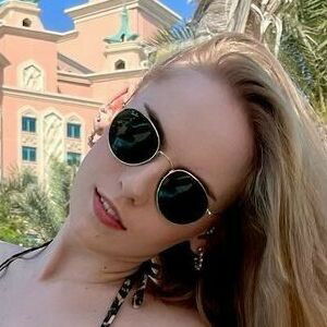 Oksana Neveselaya / o_neveselaya / ok_neveselayaa / theoksanarose