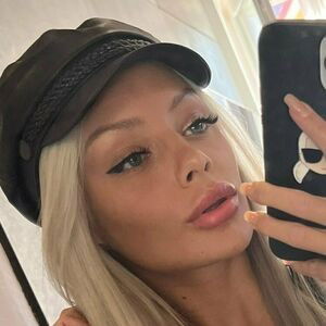 lolaelle_xo / lolaellemodel