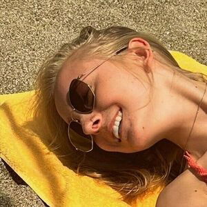 Blondiii_viviii / blonde_vivi