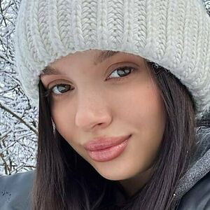 emma_emmyy / emmyy.yu