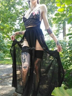 iamjuicypeach / juicypeachi