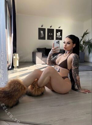 Arab1an / aintshittonya / reallytonyaa