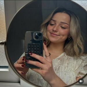 Ailish Morrison / ailish_morrison / cayshiamorrison