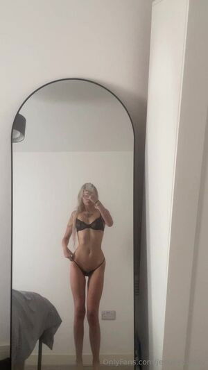 jessie.jonesss / jessiejonesss