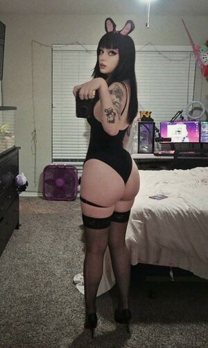 Arisa Vurr / SugarF4iry - SOCIAL MEDIA / arisa.vurr / sug4rf4iryy / sugarf4iry