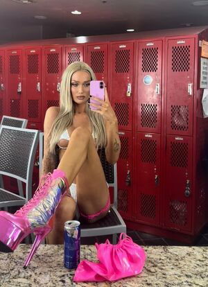 Lexie Wilcox / damaged.barbie / damagedbarbie / xoxolexie