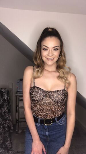 Emelia Paige / emeliapaigexxx / emiliapaige.s