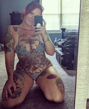 Angie / curvy_canvas