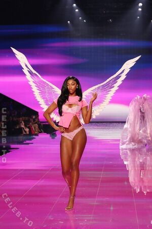 Angel Reese / Reese10Angel / angelreese5