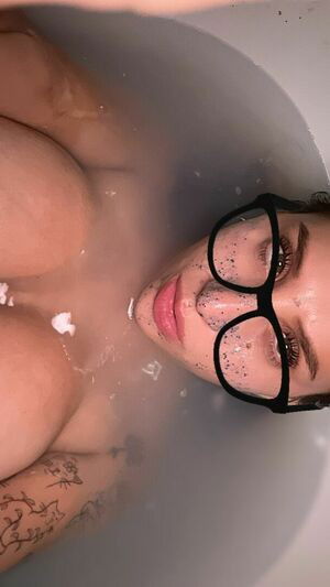 Ludmila Ariel / ludmila.watterson / ludmilaarielw