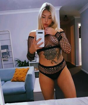 EllaX / ellax_x.o.x.o / https: