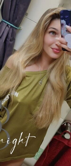 Its Sunny93 / its_sunny93