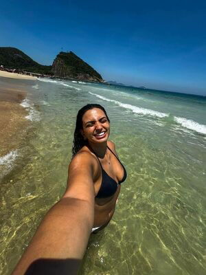 Julie Santos / julia.santos / julieoficial_