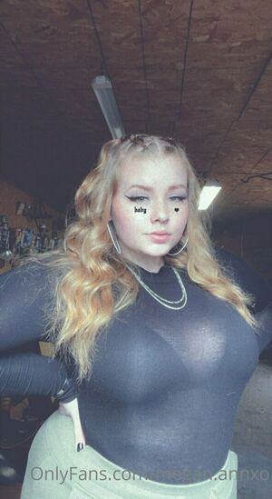 megan.annxo / megan_ann_xo