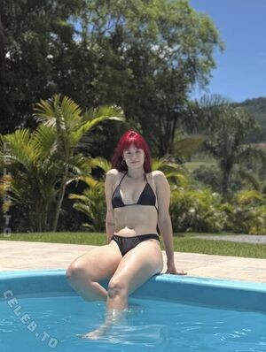 Juliakbarni / missmiapeaches