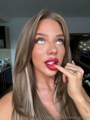 Elaine Victoria / elaine.victoria / elainevictoria