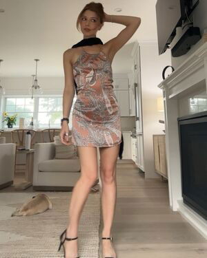 Alicia Quinn - aliciavquinn / aliciasacramonequinn