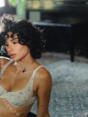 Diane Guerrero / dianeguerrero__ / dianexguerrero