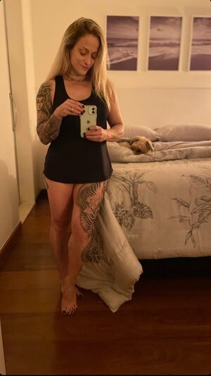 Vanessa Alvares / Vanessa.alvares / vanessa_powerlifter