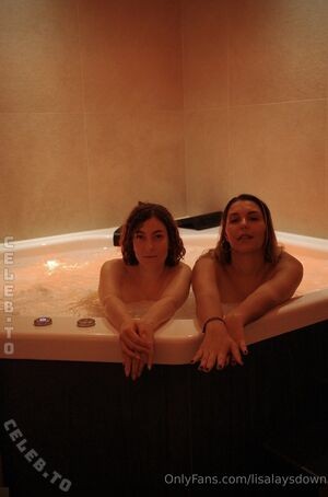 Lisa Frischemeier / lisafrischemeier / lisalaysdown