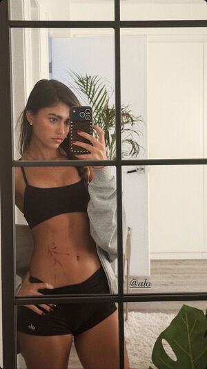 Rayna V / raynaroseetv / raynavallandingham / raynavham