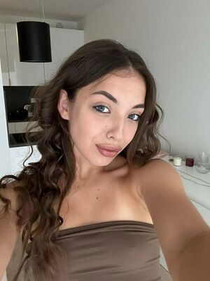 annapaws / sweetest_anna / whisper_anna