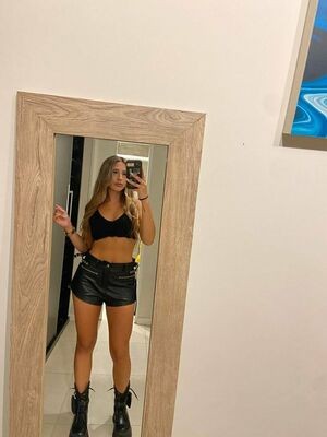 sydneydyer / white.trash.flash