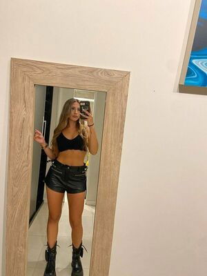 sydneydyer / white.trash.flash