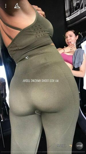 Gabbie Hanna / gabbiehanna / theinfamousbabz / youtuber