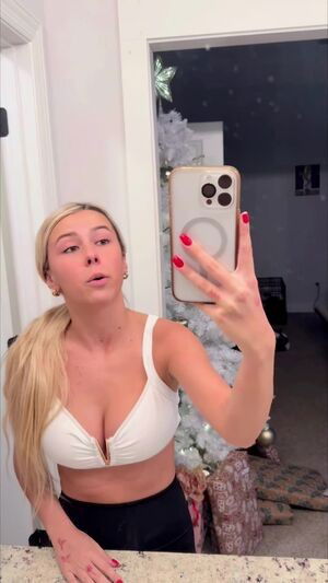 Hailey Welch / The Hawk Tuah Girl / haileywelchxo / hay_welch