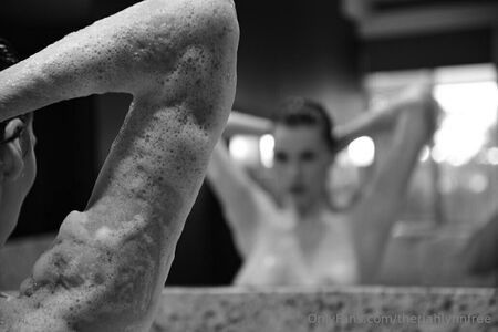 theonlyaralynne / theriahlynnfree