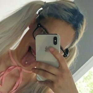 thesecretaryy / thesecretnurse