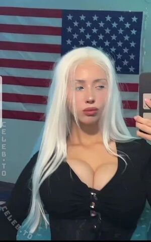 Eliza Deniz / elisa.denisee / eliza.deniz