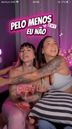 Giulia Szaz / giuliazollino / giuszaz