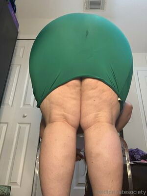 heidi.cummins / heidiprivatesociety