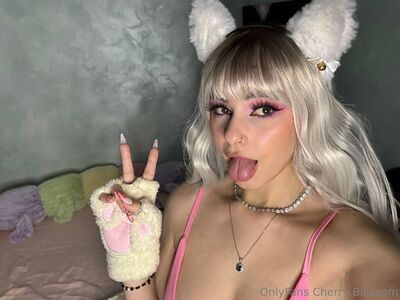 chxrryxblossom / heyitscherryblossom