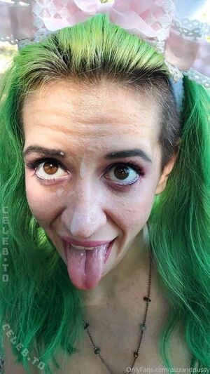 Violet Bombs / pizzandpussy