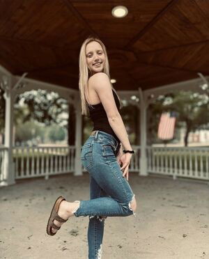 Skyyyrae04 / skyraeee04