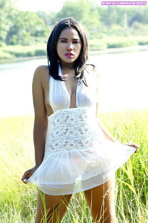 mynxalexandria / mynxmorose